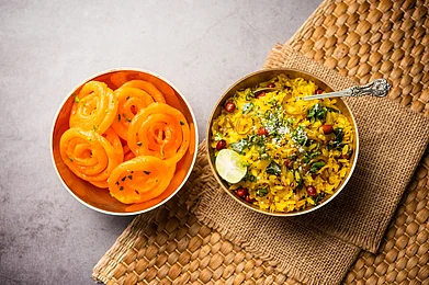 Shutterstock : Poha Jalebi is a popular dish in Madhya Pradesh